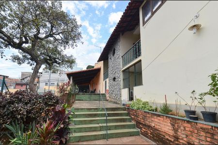 Casa para alugar com 5 quartos, 1500m² em São Francisco, Belo Horizonte