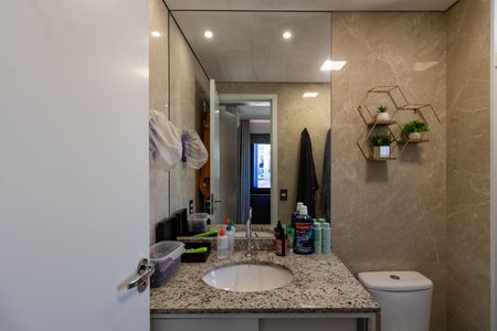 Apartamento à venda com 67m², 2 quartos e 2 vagas Apartamento à venda com 67m², 2 quartos e 2 vagasBanheiro da Suíte