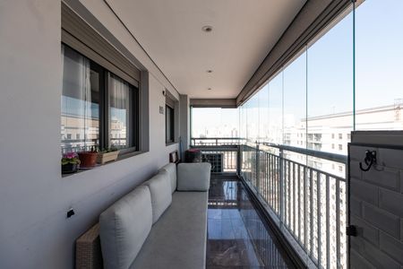 Apartamento à venda com 67m², 2 quartos e 2 vagas Apartamento à venda com 67m², 2 quartos e 2 vagasVaranda
