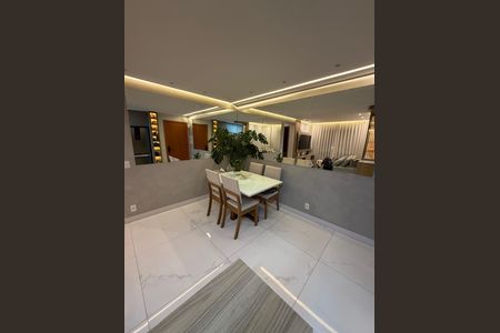 Apartamento à venda com 46m², 2 quartos e 1 vaga Apartamento à venda com 46m², 2 quartos e 1 vagaSala de Jantar