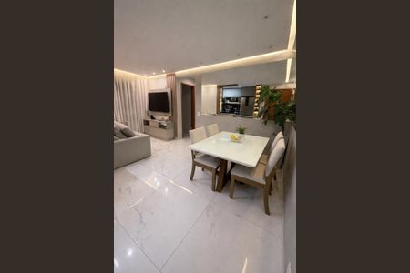 Apartamento à venda com 46m², 2 quartos e 1 vaga Apartamento à venda com 46m², 2 quartos e 1 vagaSala de Jantar