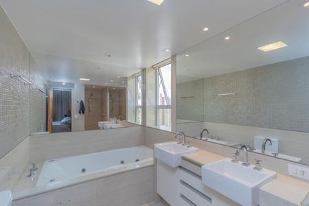 Apartamento à venda com 188m², 4 quartos e 4 vagas Apartamento à venda com 188m², 4 quartos e 4 vagasFoto 25