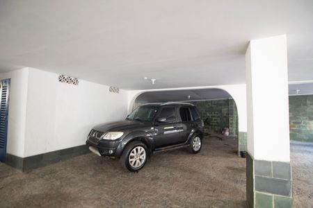 Apartamento para alugar com 100m², 3 quartos e 2 vagas Apartamento para alugar com 100m², 3 quartos e 2 vagasÁrea Comum - Duas vagas de garagem livre