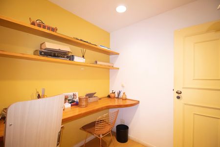 Apartamento para alugar com 100m², 3 quartos e 2 vagas Apartamento para alugar com 100m², 3 quartos e 2 vagasQuarto 03- Escritório