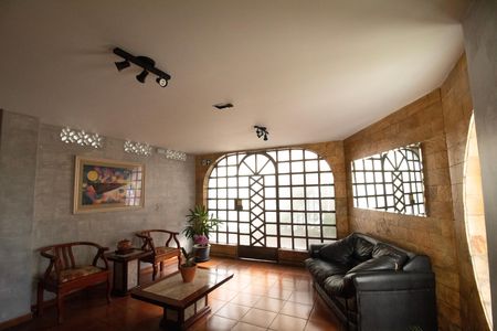 Apartamento para alugar com 100m², 3 quartos e 2 vagas Apartamento para alugar com 100m², 3 quartos e 2 vagasÁrea Comum - Hall