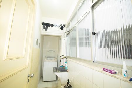 Apartamento para alugar com 100m², 3 quartos e 2 vagas Apartamento para alugar com 100m², 3 quartos e 2 vagasÁrea de Serviço