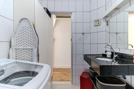 Banheiro de apartamento para alugar com 1 quarto, 40m² em Vila Buarque, São Paulo