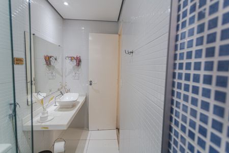 Apartamento à venda com 121m², 3 quartos e 1 vaga Apartamento à venda com 121m², 3 quartos e 1 vagaBanheiro da Suíte