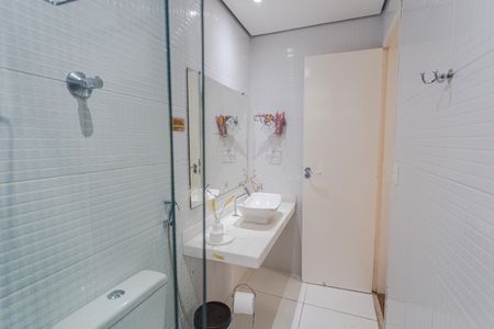 Apartamento à venda com 121m², 3 quartos e 1 vaga Apartamento à venda com 121m², 3 quartos e 1 vagaBanheiro da Suíte