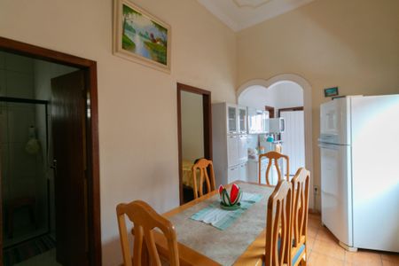 Casa à venda com 90m², 3 quartos e sem vaga
