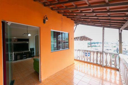 Casa à venda com 90m², 3 quartos e sem vaga