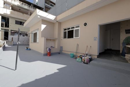 Casa para alugar com 100m², 2 quartos e sem vaga Casa para alugar com 100m², 2 quartos e sem vagaQuintal