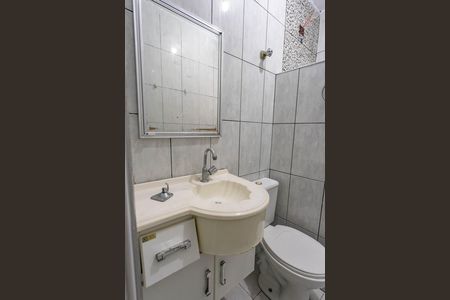 Casa para alugar com 70m², 2 quartos e 1 vaga Casa para alugar com 70m², 2 quartos e 1 vagaBanheiro