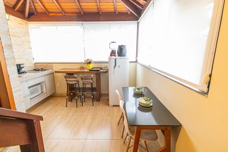 cozinha de casa para alugar com 1 quarto, 35m² em Jardim Guanabara, Belo Horizonte