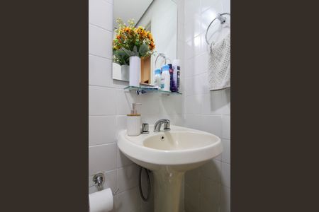 Apartamento à venda com 76m², 2 quartos e 1 vaga Apartamento à venda com 76m², 2 quartos e 1 vagaBanheiro