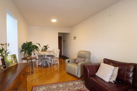 Apartamento à venda com 76m², 2 quartos e 1 vaga Apartamento à venda com 76m², 2 quartos e 1 vagaSala