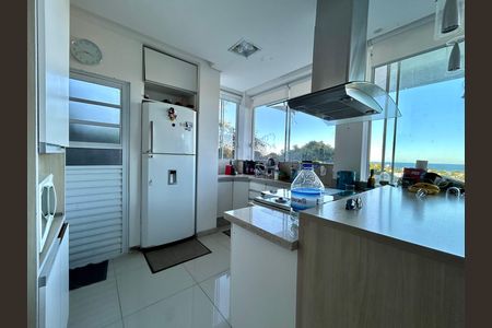 Casa para alugar com 450m², 3 quartos e 5 vagasCozinha 