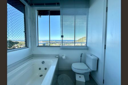 Casa para alugar com 450m², 3 quartos e 5 vagasBanheiro suíte 2
