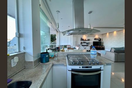 Casa para alugar com 450m², 3 quartos e 5 vagasCozinha 