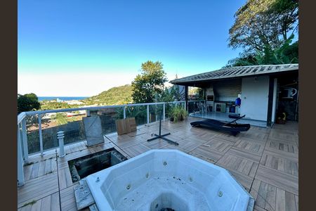 Casa para alugar com 450m², 3 quartos e 5 vagasÁrea de lazer 