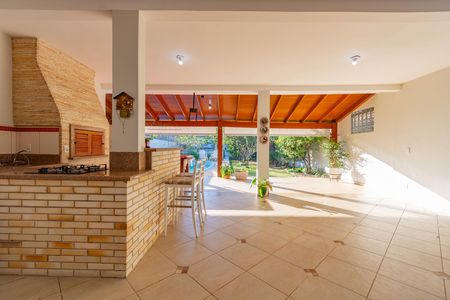 Casa para alugar com 380m², 3 quartos e 13 vagas
