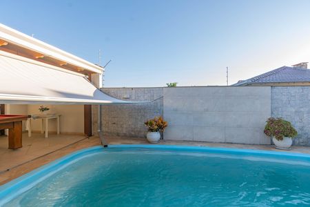 Casa para alugar com 380m², 3 quartos e 13 vagas