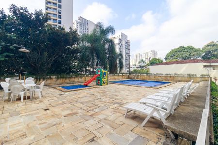 Apartamento à venda com 100m², 3 quartos e 1 vaga Apartamento à venda com 100m², 3 quartos e 1 vagaPiscina