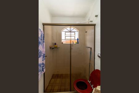 Casa à venda com 198m², 4 quartos e 2 vagas Casa à venda com 198m², 4 quartos e 2 vagasBanheiro da Suíte 1