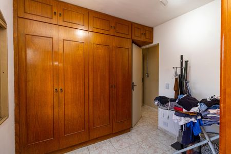 Casa à venda com 198m², 4 quartos e 2 vagas Casa à venda com 198m², 4 quartos e 2 vagasCloset Suíte 2
