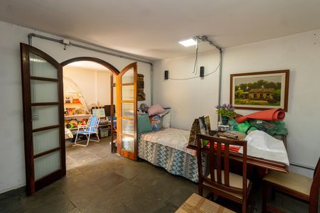 Casa à venda com 198m², 4 quartos e 2 vagas Casa à venda com 198m², 4 quartos e 2 vagasQuarto de Serviço