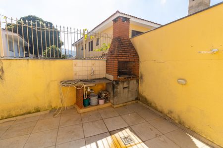 Casa à venda com 198m², 4 quartos e 2 vagas Casa à venda com 198m², 4 quartos e 2 vagasQuintal gourmet