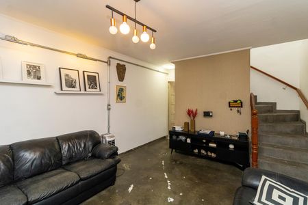 Casa à venda com 198m², 4 quartos e 2 vagas Casa à venda com 198m², 4 quartos e 2 vagasSala