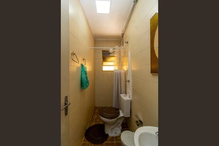 Casa à venda com 198m², 4 quartos e 2 vagas Casa à venda com 198m², 4 quartos e 2 vagasBanheiro de serviço