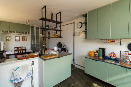 Casa à venda com 198m², 4 quartos e 2 vagas Casa à venda com 198m², 4 quartos e 2 vagasCozinha