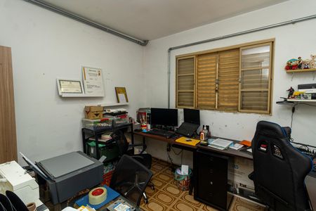 Casa à venda com 198m², 4 quartos e 2 vagas Casa à venda com 198m², 4 quartos e 2 vagasEscritório