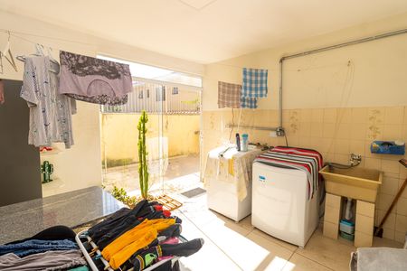 Casa à venda com 198m², 4 quartos e 2 vagas Casa à venda com 198m², 4 quartos e 2 vagasÁrea de Serviço