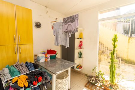 Casa à venda com 198m², 4 quartos e 2 vagas Casa à venda com 198m², 4 quartos e 2 vagasÁrea de Serviço