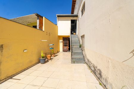 Casa à venda com 198m², 4 quartos e 2 vagas Casa à venda com 198m², 4 quartos e 2 vagasQuintal gourmet