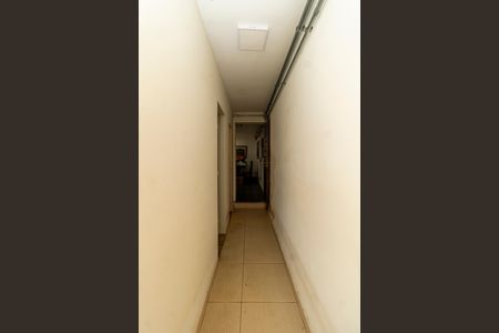 Casa à venda com 198m², 4 quartos e 2 vagas Casa à venda com 198m², 4 quartos e 2 vagasCorredor
