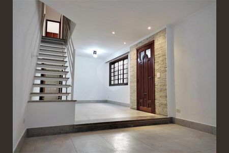 Casa à venda com 3 quartos, 180m² em Jardim Guanca, São Paulo