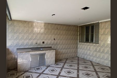 Casa à venda com 250m², 4 quartos e 1 vagaÁrea de Serviço