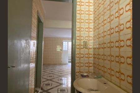 Casa à venda com 250m², 4 quartos e 1 vagaBanheiro 1