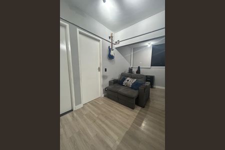 Sala de apartamento à venda com 1 quarto, 34m² em Vila Osasco, Osasco