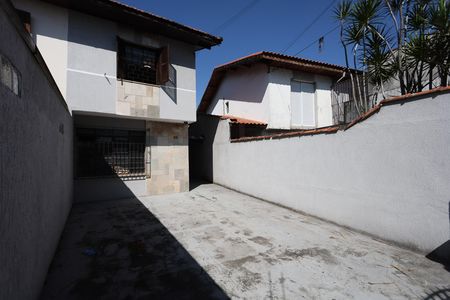 Casa à venda com 130m², 4 quartos e 3 vagas Casa à venda com 130m², 4 quartos e 3 vagasGaragem