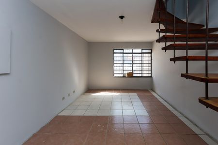 Casa à venda com 130m², 4 quartos e 3 vagas Casa à venda com 130m², 4 quartos e 3 vagasSala
