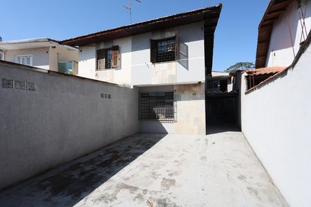 Casa à venda com 130m², 4 quartos e 3 vagas Casa à venda com 130m², 4 quartos e 3 vagasGaragem