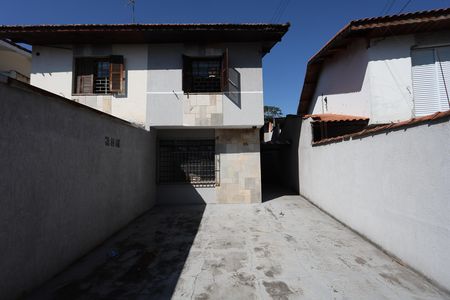 Casa à venda com 130m², 4 quartos e 3 vagas Casa à venda com 130m², 4 quartos e 3 vagasGaragem