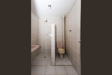 Casa à venda com 130m², 4 quartos e 3 vagas Casa à venda com 130m², 4 quartos e 3 vagasedícula banheiro