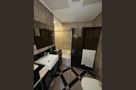 Casa à venda com 220m², 3 quartos e 3 vagas Casa à venda com 220m², 3 quartos e 3 vagasBanheiro