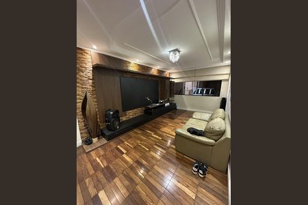Casa à venda com 220m², 3 quartos e 3 vagas Casa à venda com 220m², 3 quartos e 3 vagasSala